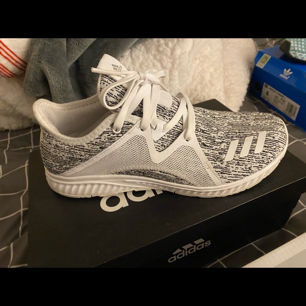 Adidas size 7 in womens